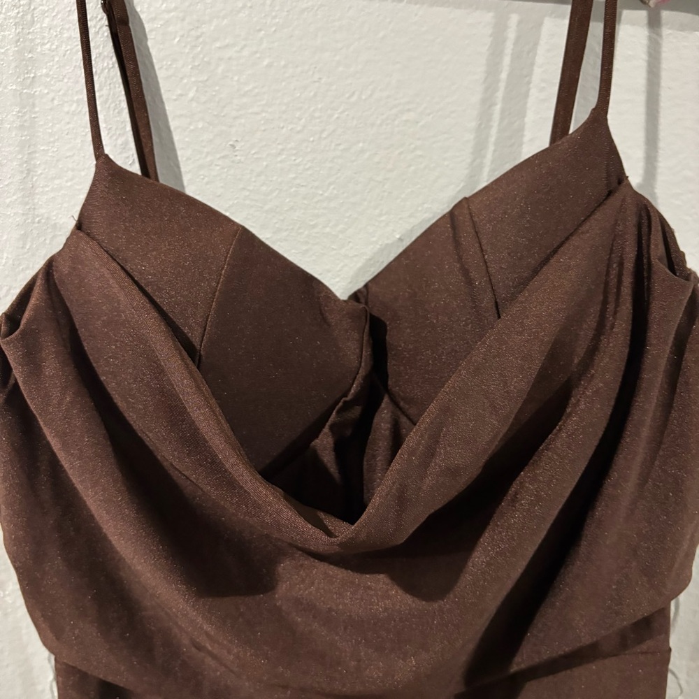 Elegant Brown Midi Dress - Picture 9 of 13